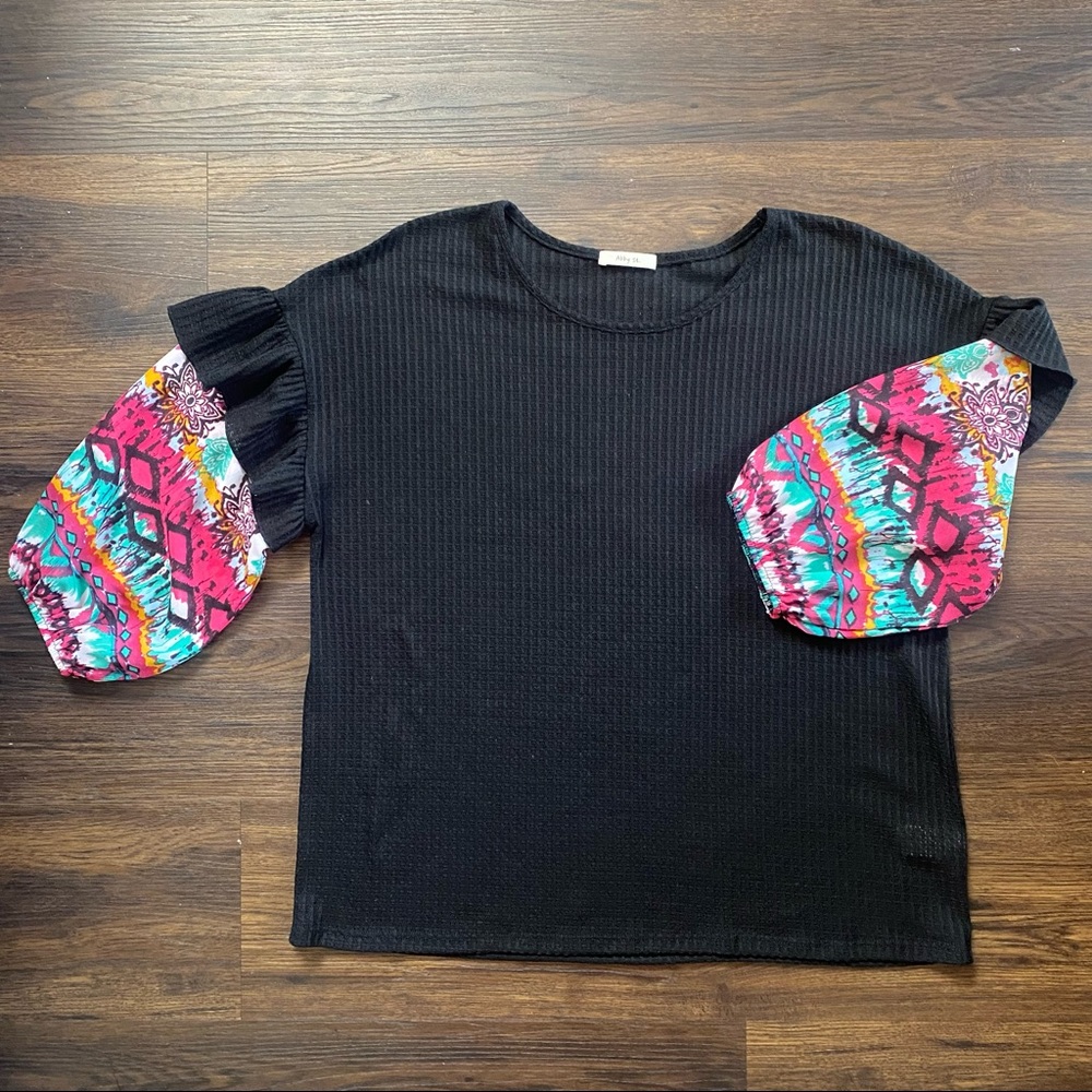 NWOT- BLACK DROP SHOULDER MULTICOLOR TRIBAL CHIFFON SLEEVE WAFFLE KNIT TOP- S/M